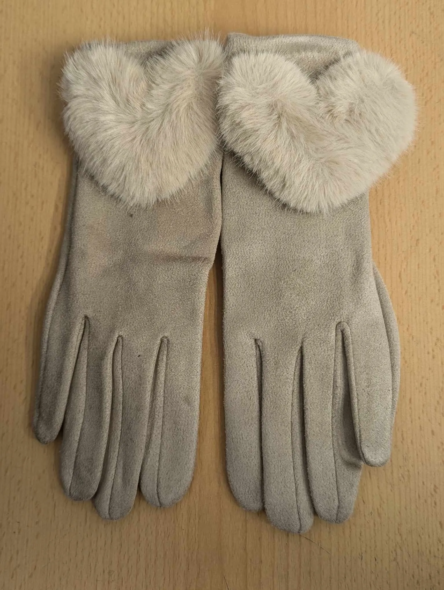 Maddox - Heart Gloves